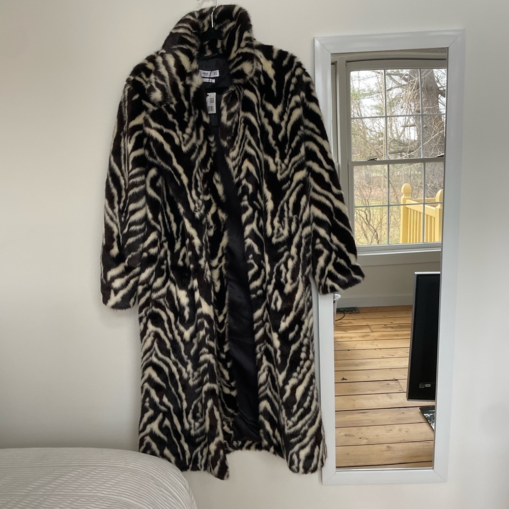 Brand new with tags Mango coat size small